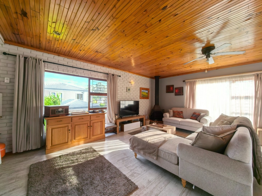 4 Bedroom Property for Sale in Heather Park Western Cape